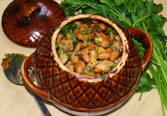 Мясо с фасолью в горшочке - простой и вкусный рецепт с пошаговыми фото