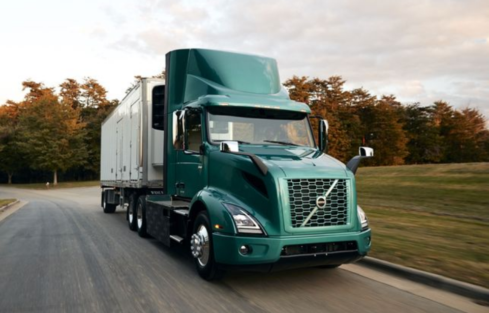 Фото:  Car and Driver