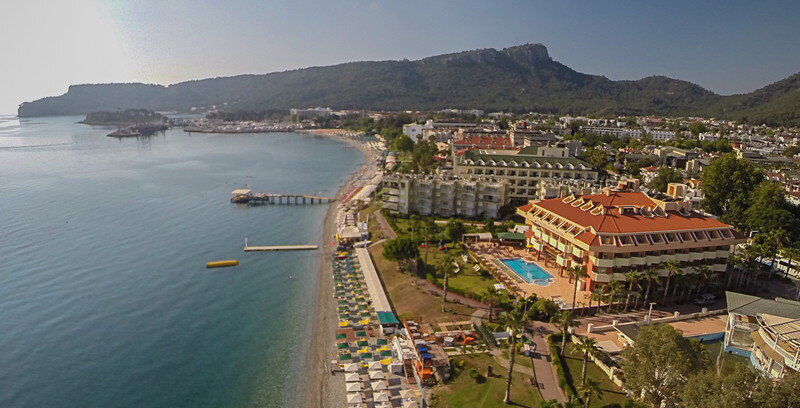Вид сверху на отель Valeri Beach
