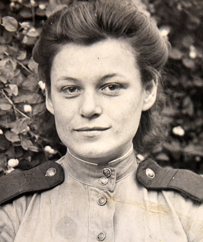 Любовь Алексеевна Нетупская. Источник фото: https://fishki.net/3237814-vojne-konec-osobo-vazhnoe-zadanie-telegrafistki-ljuby.html