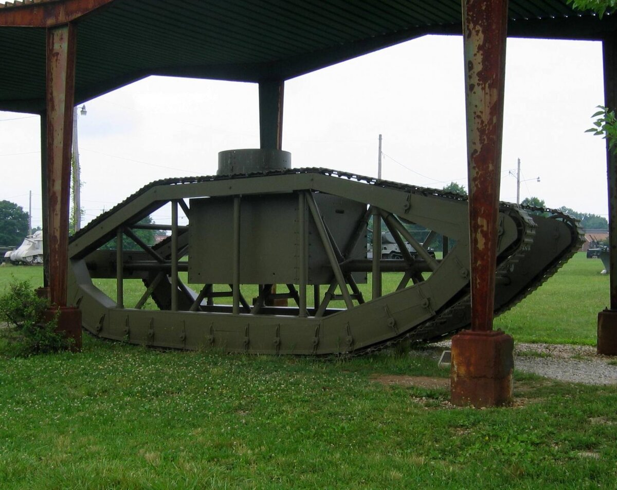 Фото: Pioneer Tractor Skeleton Tank. Взято из открытых источников.