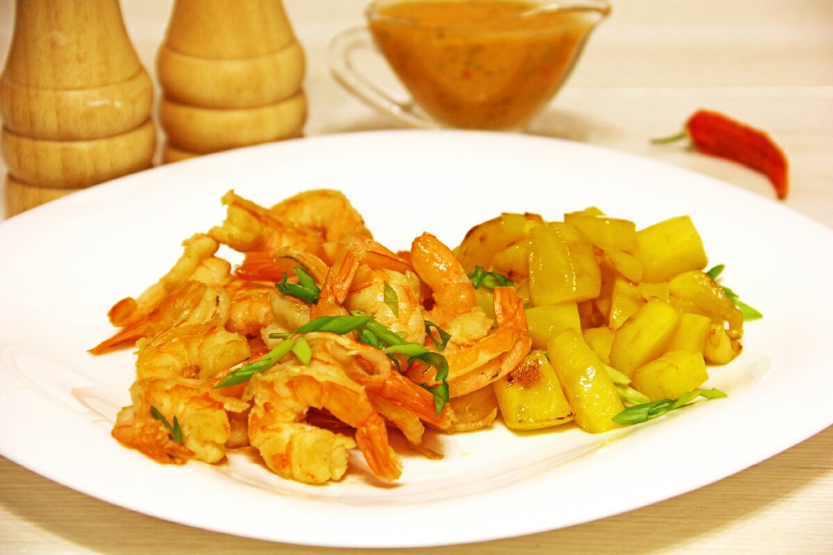 В этом году вместо оливье буду готовить салат с креветками и манго.