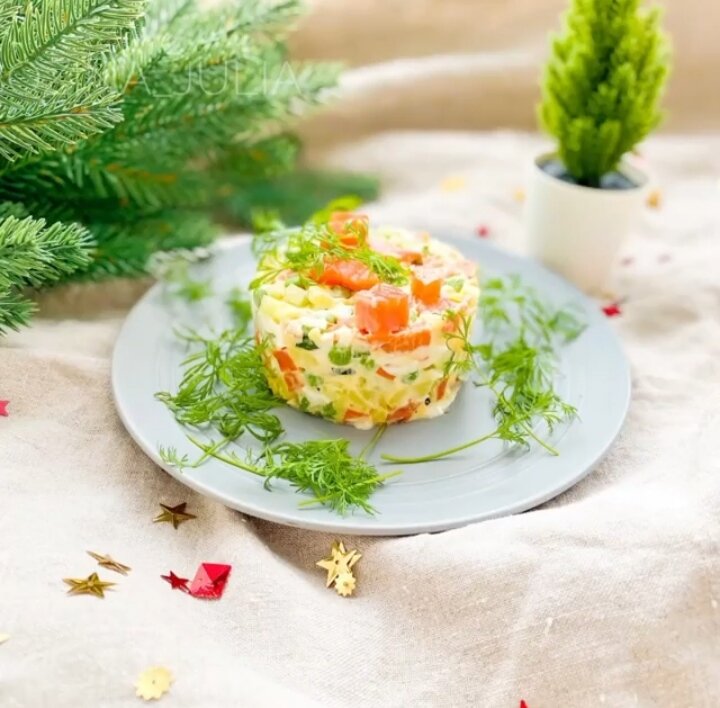 Оливье с красной рыбой