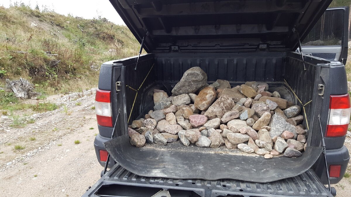 Этого объема булыжников мне хватит на год работ )))