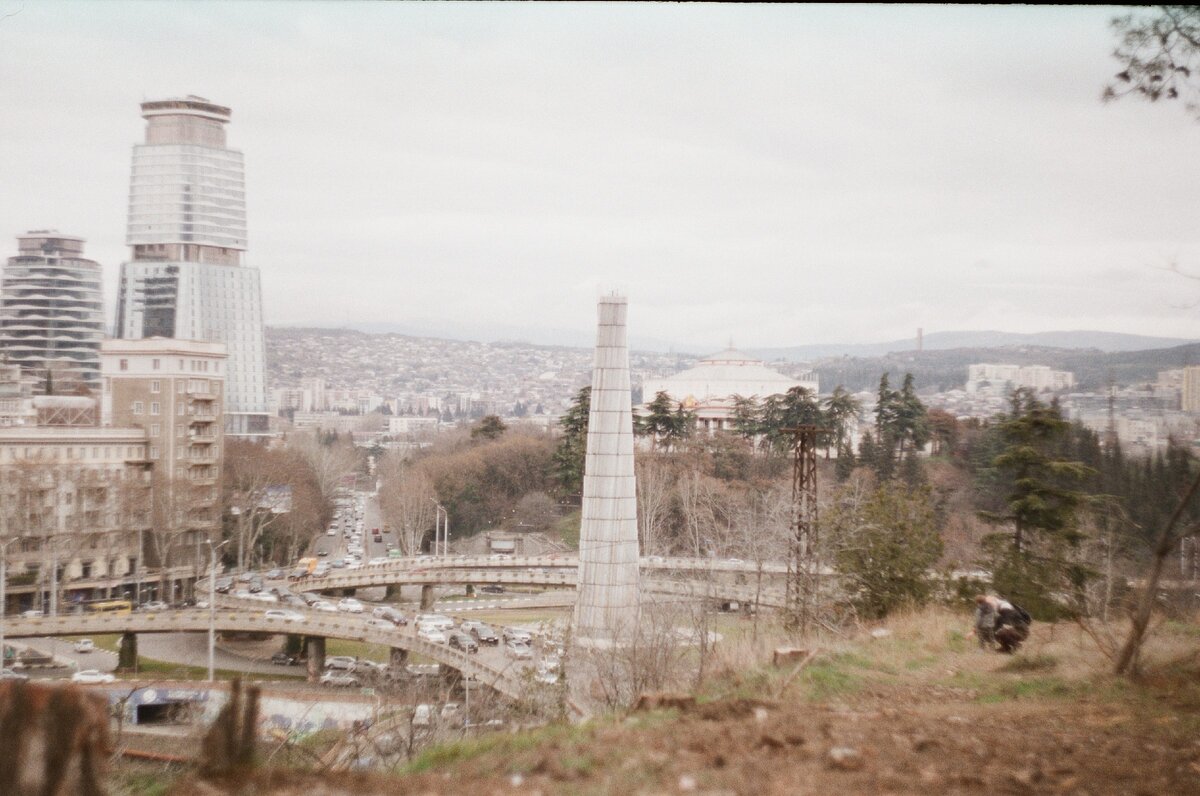 Фото снято на Зенит 122, пленка Fujifilm 400.