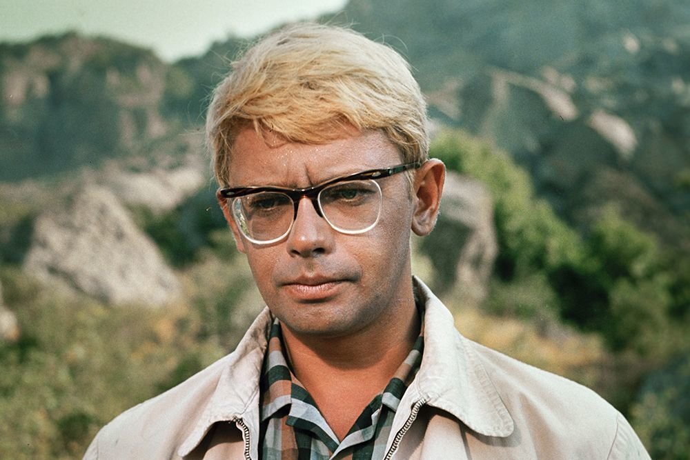 Александр Демьяненко в роли Шурика в кинофильме "Кавказская пленница"
Фотоматериал из свободных источников