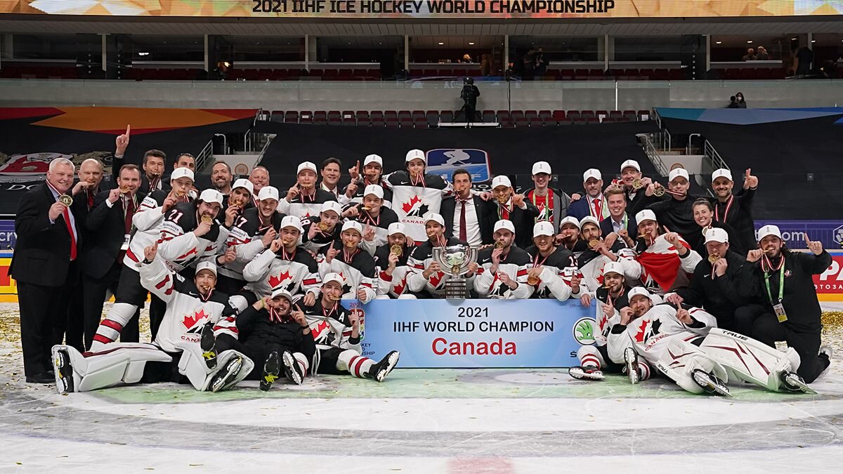 На обложке: сборная Канады по хоккею. Фотография взята из свободных источников в качестве иллюстрации.