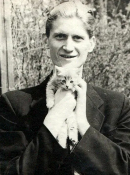 Вячеслав Котеночкин в юности 