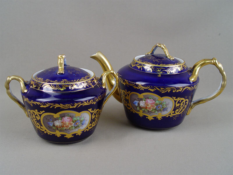 Чайник и сахарница, фарфор, роспись, кобальт, позолота. Фабрика Гарднера, конец XIX века, фото https://akcia-antique.ru, цена 120000 руб