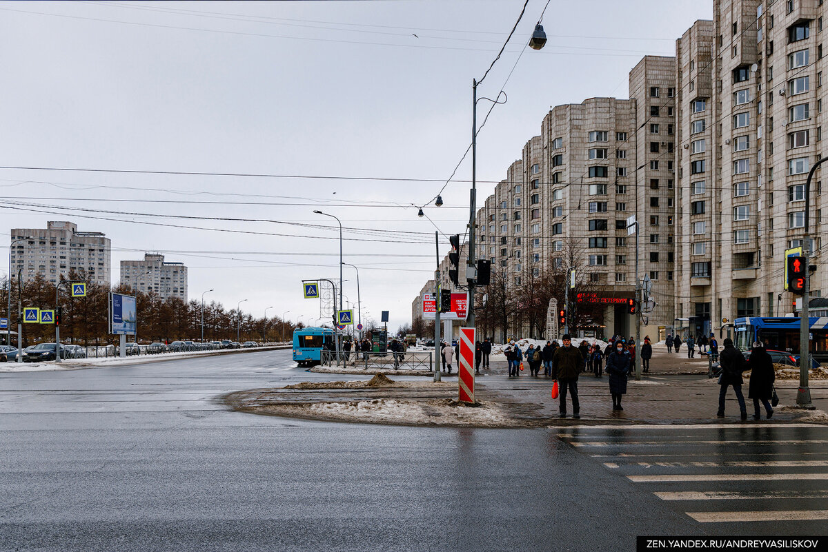 Каким был район рядом со станцией метро 