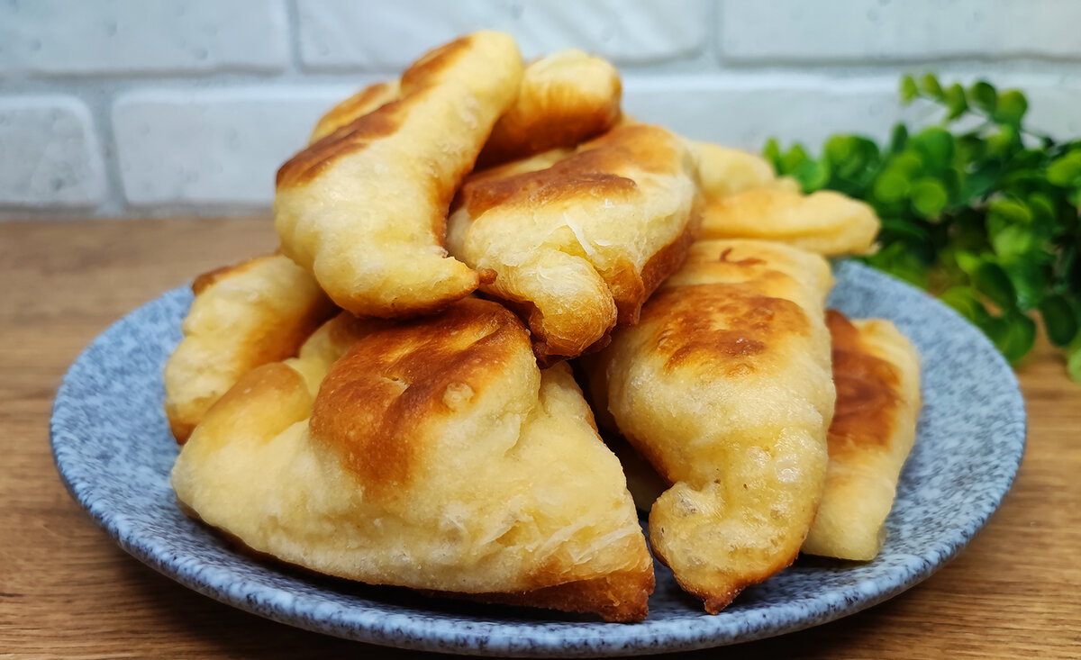 Мягкие и рассыпчатые сдобные пышки - рецепт на сметане и сливочном масле