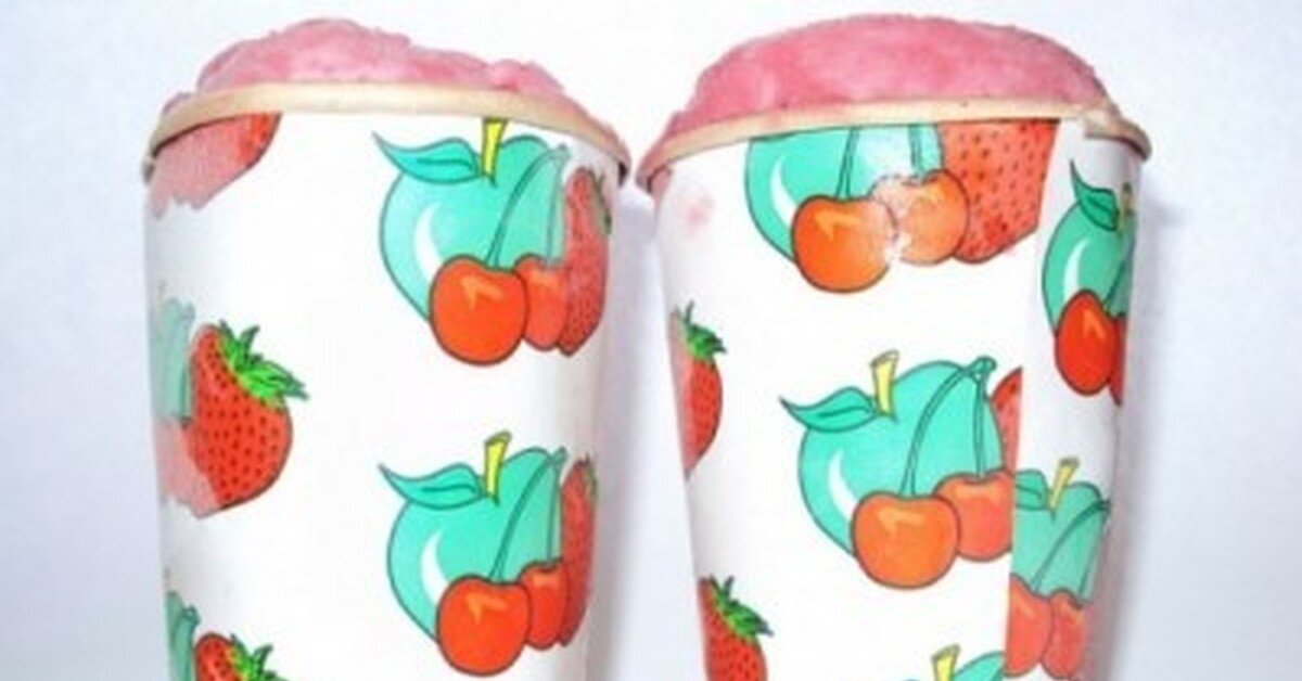 В Щербете не было оттенков разных ягод, как модно было говорить, но в детстве я любила замораживать бабушкин компот, чтобы сделать "домашний" щербет)