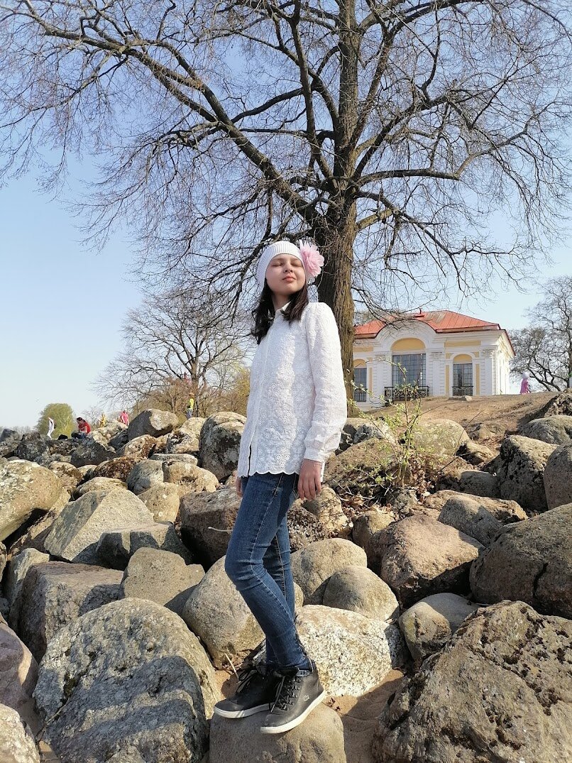 Сейчас Ксения много времени проводит за любимыми занятиями.