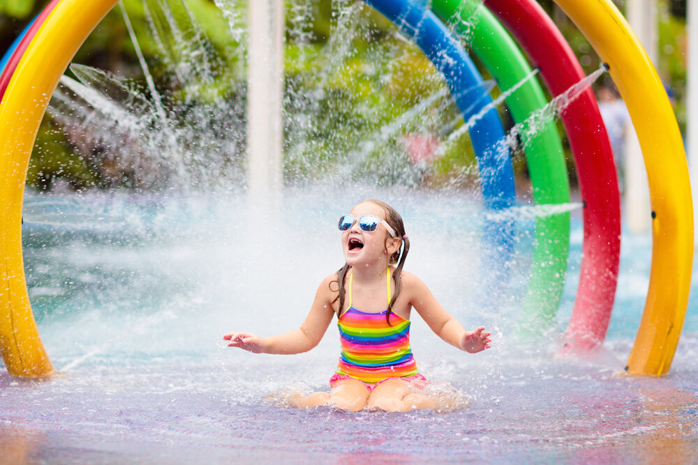 В аквапарк можно в шортах. Дети хотят в аквапарк. Aquapark girl.