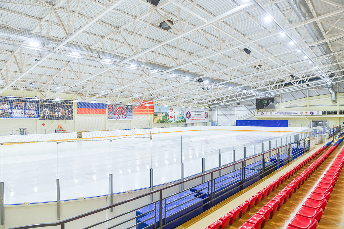 Ледовая арена, г. Смоленск. Реализовано управление по графику и в дежурном режиме. Доступно ручное управление через кнопочный пост и удаленно в Цифровой Платформе.