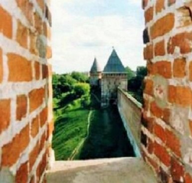 Вот так Смоленская  крепость выглядит сейчас. Здесь: вид из башни Орел.