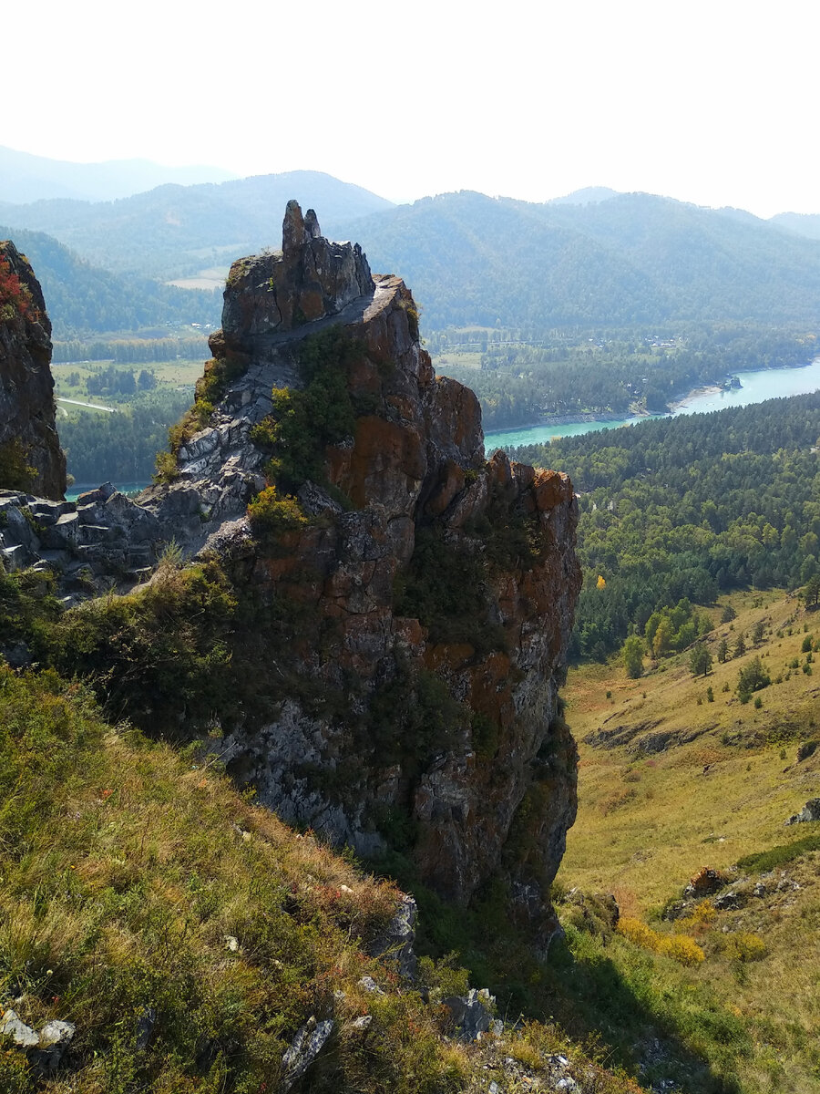 Скала чертов палец Алтай