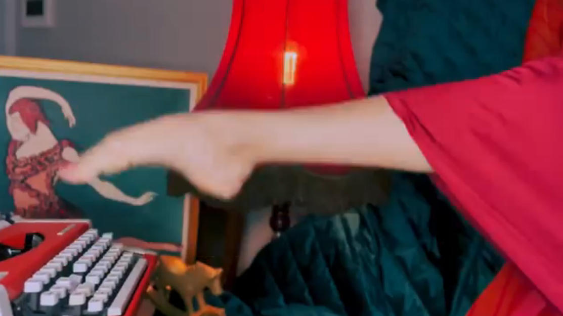 Писать, творить можно и с использованием других частей тела. Можно сесть на клавиатуру задней частью тела?