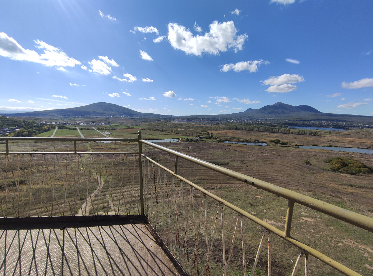 Смотровая площадка в поселке Капельница (октябрь 2022 года)