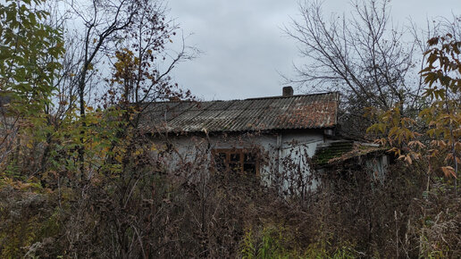 Заброшенный дом с интересными находками. Старинные фотографии