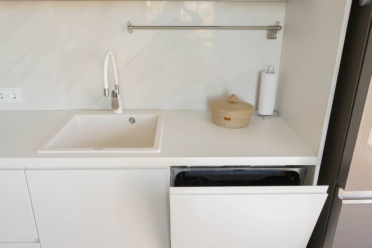 Кухня из искусственного камня 