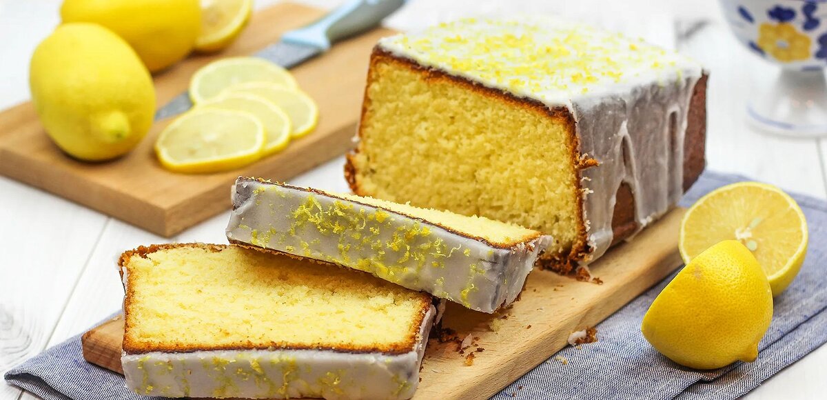лимонное пирожное. кекс в спаре лимонный. лимонно творожный кекс. кекс лимонный с изюмом. медовый кекс корж.