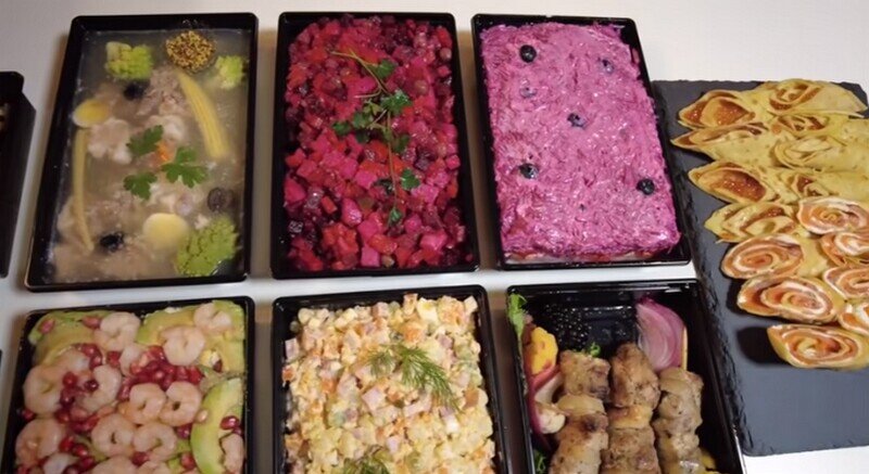    Видео: японцев угостили новогодней едой из России и сняли их реакцию