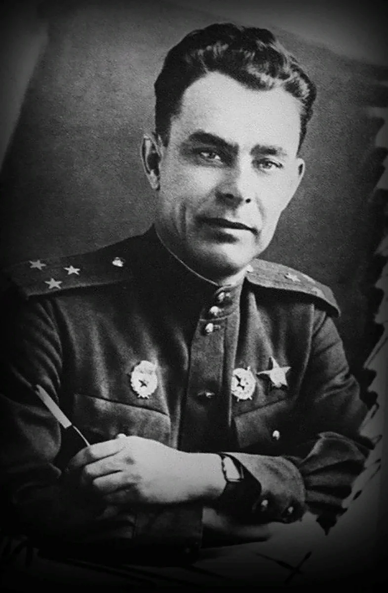 Полковник Брежнев. https://webpulse.imgsmail.ru/imgpreview?mb=webpulse&key=pulse_cabinet-file-cc79f5f3-098b-4b70-9139-ab5c627ed619