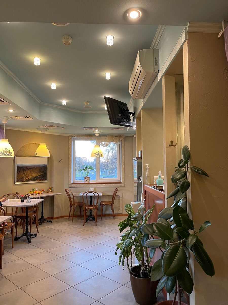 Кафе маленькое, что называется, для своих