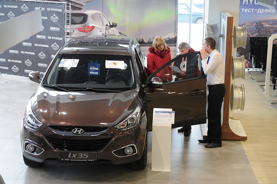     Цены на новые и подержанные авто резко снизились в Беларуси. Фото: архив "КП" Михаил ФРОЛОВ