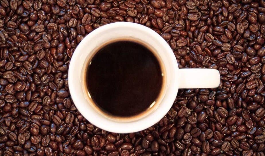 Кофейные бобы и напиток, который из них получается @ flickr.com