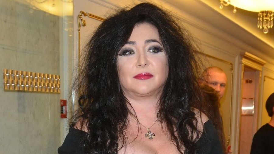 Лолита выросла на Украине, Киев и Львов – дорогие для неё города, а России Милявская обязана своим успехом в карьере. 