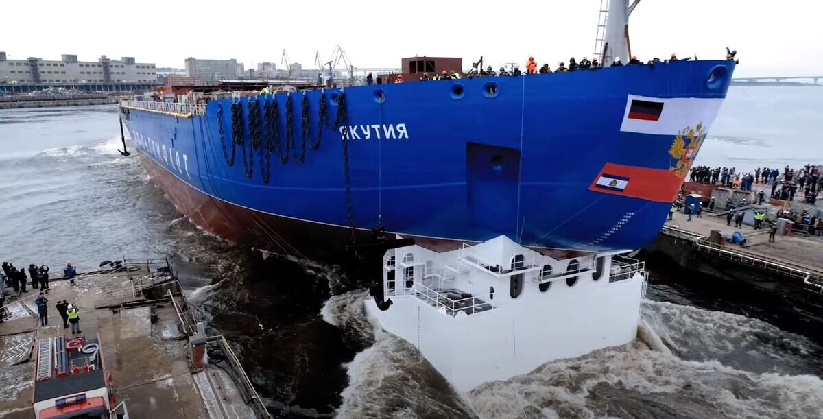 Спуск на воду корпуса самого большого и мощного в мире ледокола "Якутия" (проект 22220)