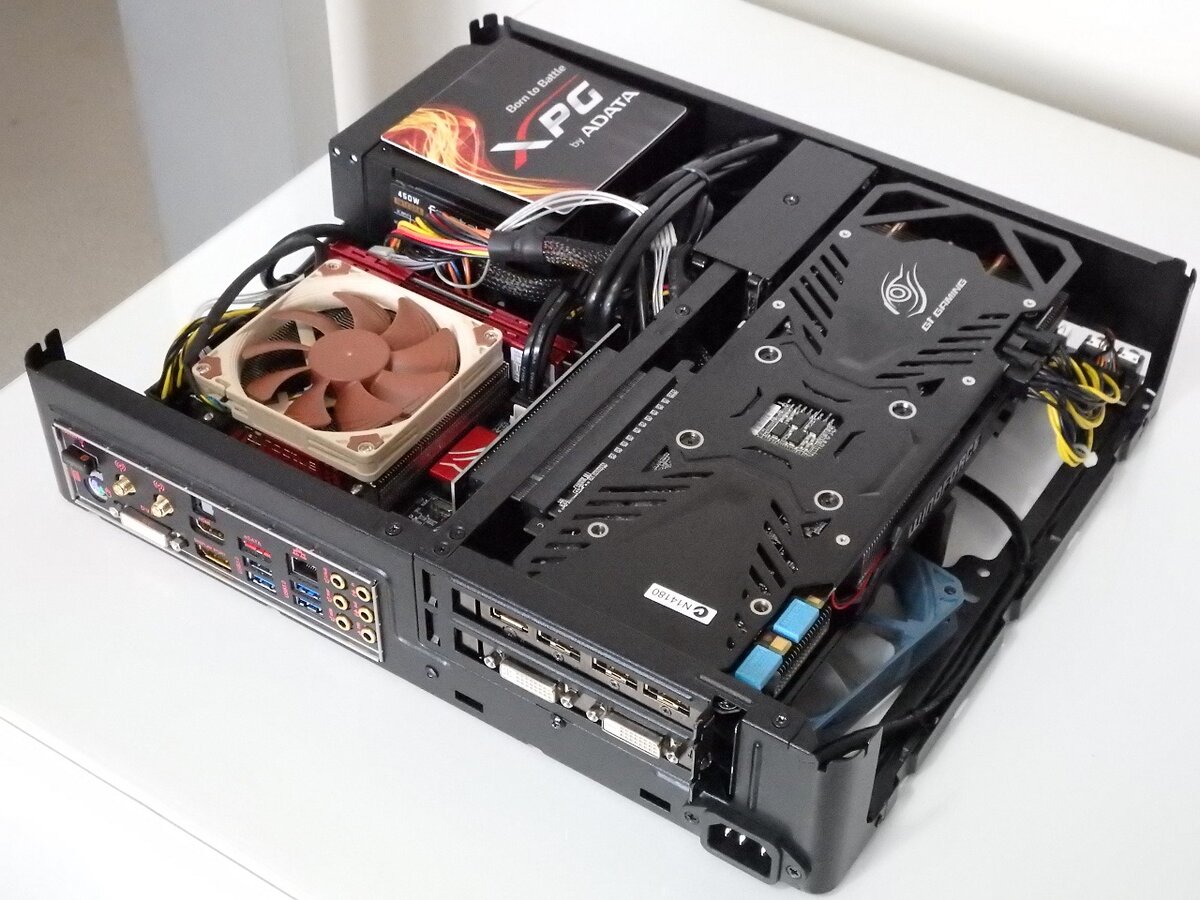 Desktop skinape. 1700 Mini ITX. Mini ITX ПК. Mini ITX Case Modding. Корпус e-Mini es3 Mini ITX.