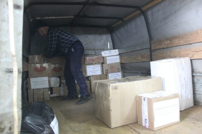    Из Бузулука на передовую участникам СВО отправили три машины гуманитарного груза Елена Шкатова