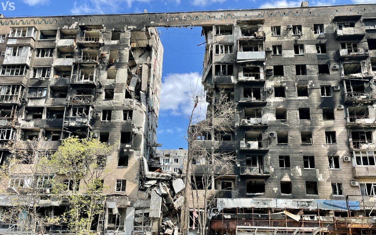 Сломанный дом. Старые дома побитые. Разрушенный деревянный дом. Техас после торнадо фото. Разваленный дом.