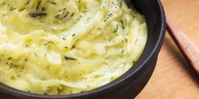 Шелковое, нежное, ароматное, воздушное - и без комочков, не клейкое, не водянистое и не вязкое. И вкусное - даже когда остынет: как приготовить идеальное картофельное пюре, которым можно гордиться.-12