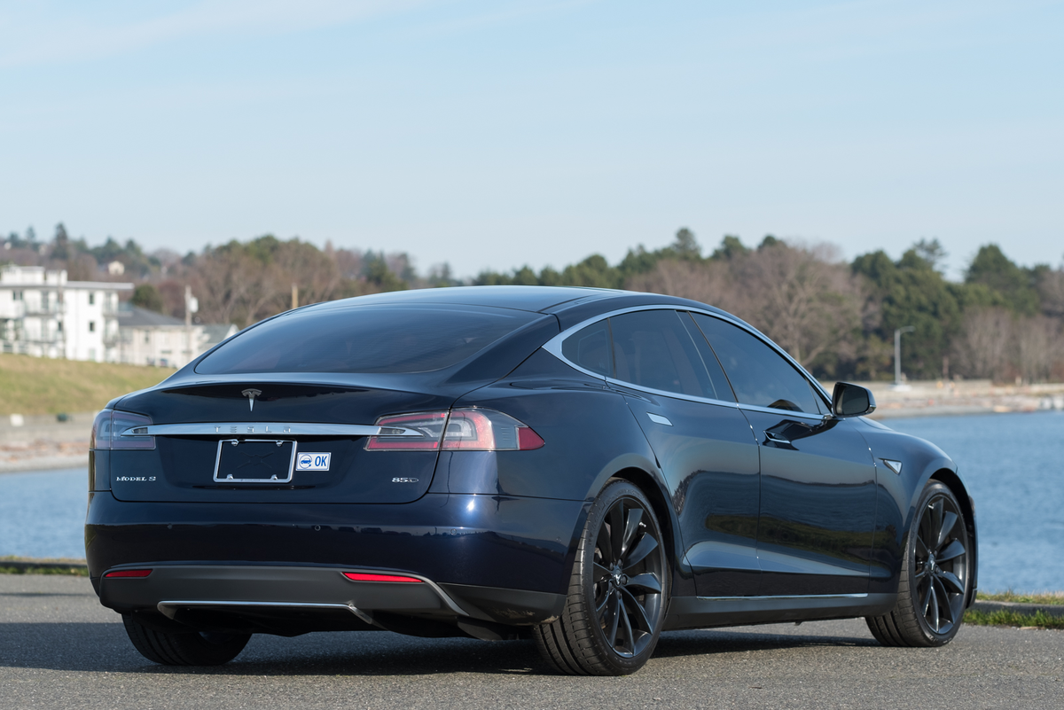 Premium model's. Tesla model s 85. 2015 Tesla model s 85d. Model s85. Тесла model s 85d цена.