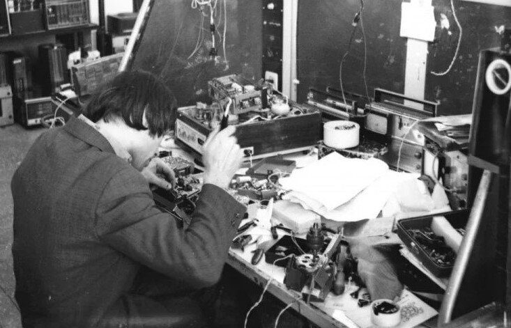 Чаще всего выходили из строя наши любимейшие конденсаторы. С тех пор я их и полюбил