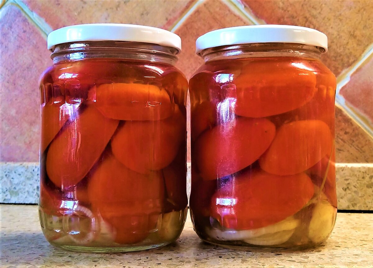 Консервированные помидоры. Салат из помидоров с луком на зиму