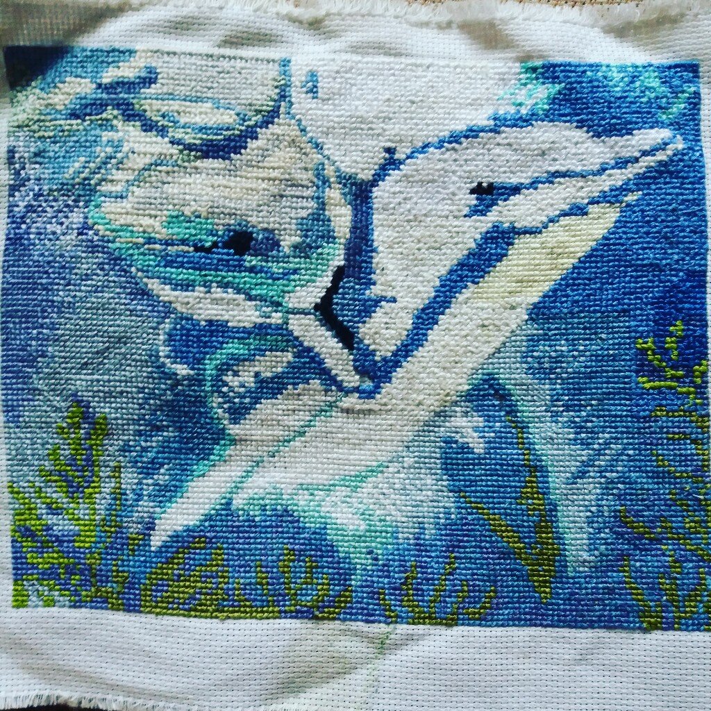 одна из моих картин "Дельфин с детенышем".