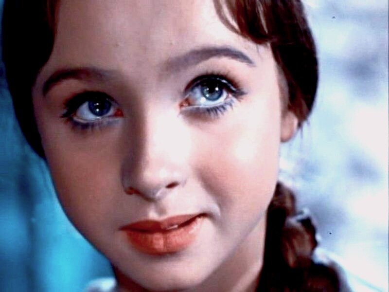 В чем-то в душе моя подруга похожу на Настеньку из фильма "Морозко"