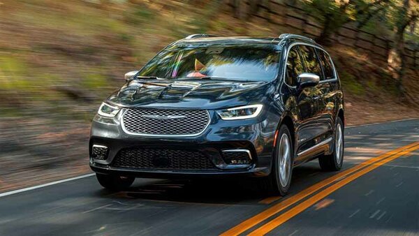 Chrysler Pacifica 2021 года