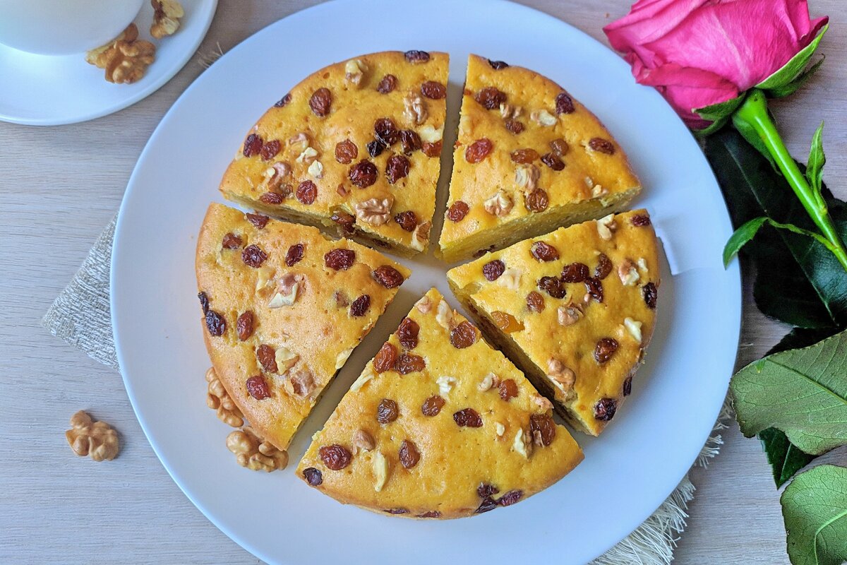 Пирог с изюмом и орехами, пошаговый рецепт на ккал, фото, ингредиенты - Елена-Аленка