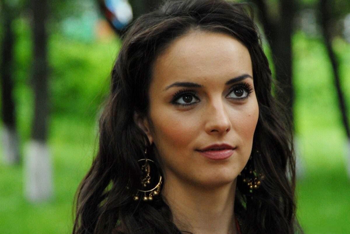 Юлия Зимина в сериале «Кармелита»