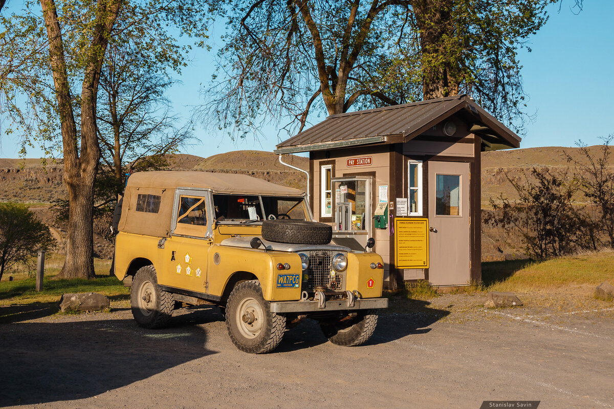 Land Rover series 2 — дедушка современных лакшери-кроссоверов у кемпинга в штате Вашингтон