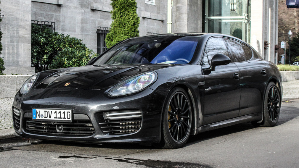  Porsche Panamera Turbo