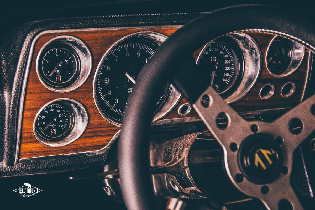 Больше фото салона листайте в каруселе