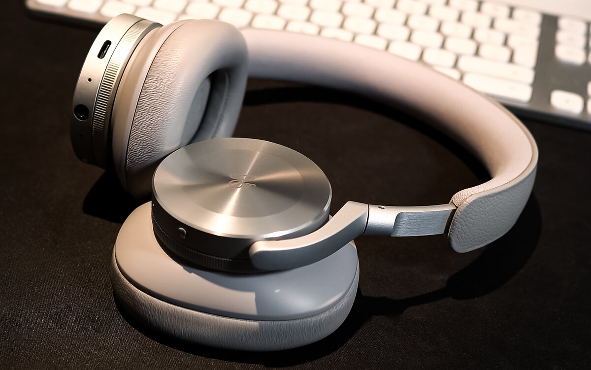 B o. B&O BEOPLAY h95. Bang Olufsen h95. BEOPLAY h95 White. BEOPLAY Nordic Ice.