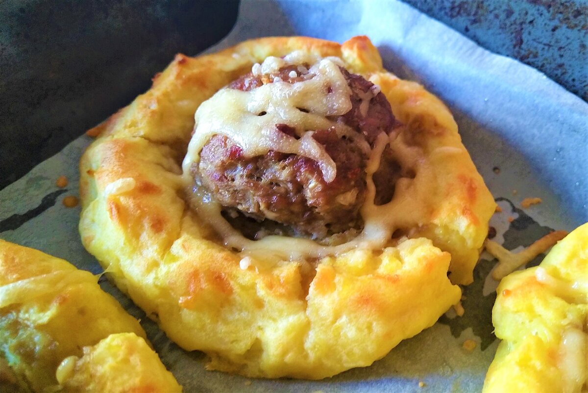 Гнезда из картофеля с фаршем